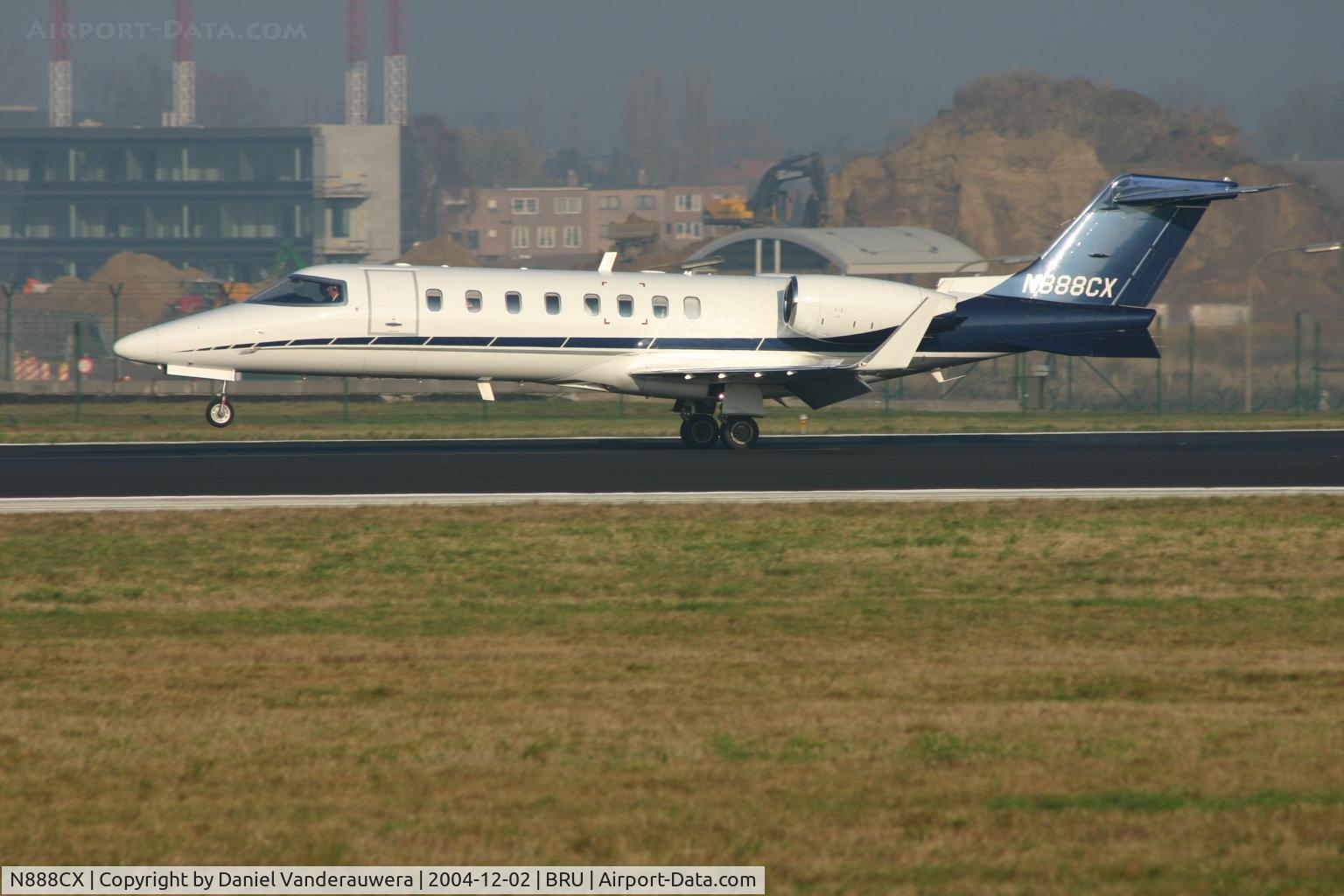 N888CX, 1998 Learjet 45 C/N 044, very smooth landing on 25L