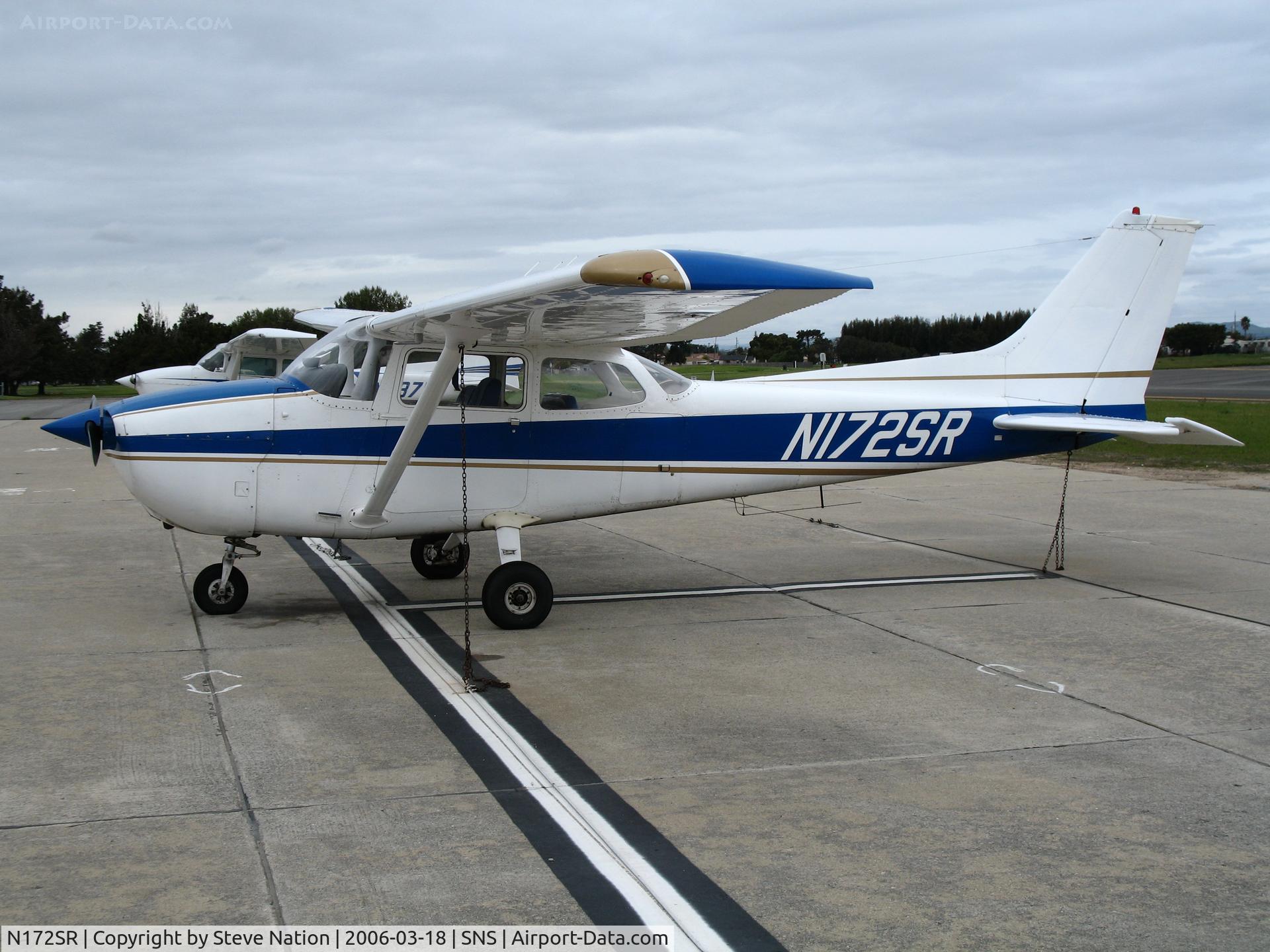 N172SR, 1976 Cessna 172N C/N 17267952, 1976 Cessna 172N at Salinas, CA