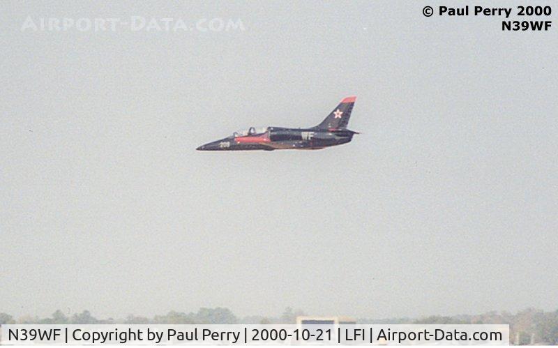 N39WF, 1982 Aero L-39 Albatros C/N 232218, Opening flyby of the 