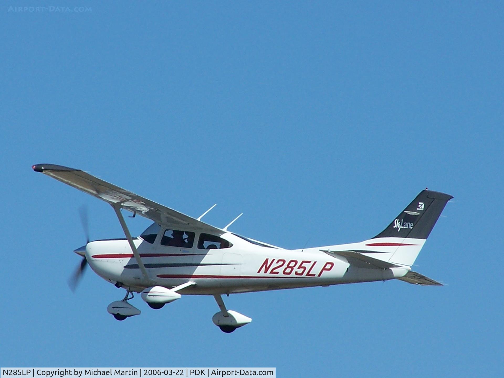 N285LP, 2003 Cessna 182T Skylane C/N 18281285, Student Pilot Taking Off