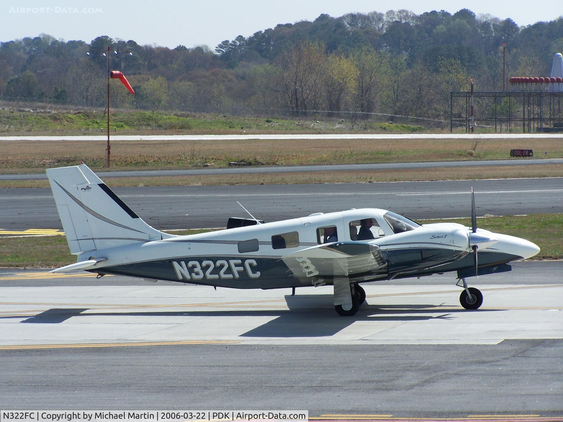 N322FC, 2003 Piper PA-34-200T C/N 34-49275, Taxing from Epps - No dirty window this time!