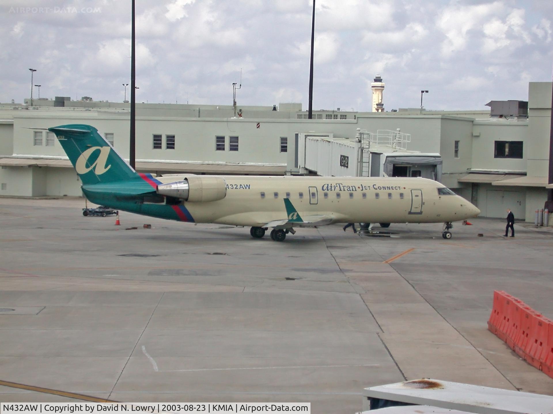 N432AW, 1998 Bombardier CRJ-200ER (CL-600-2B19) C/N 7257, N432AW while in Air Tran colors. KMIA