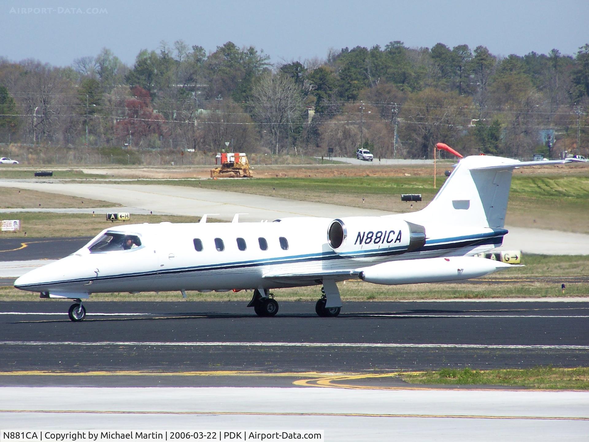 N881CA, 1983 Learjet 35A C/N 35A-508, Taxing to Epps Air Service