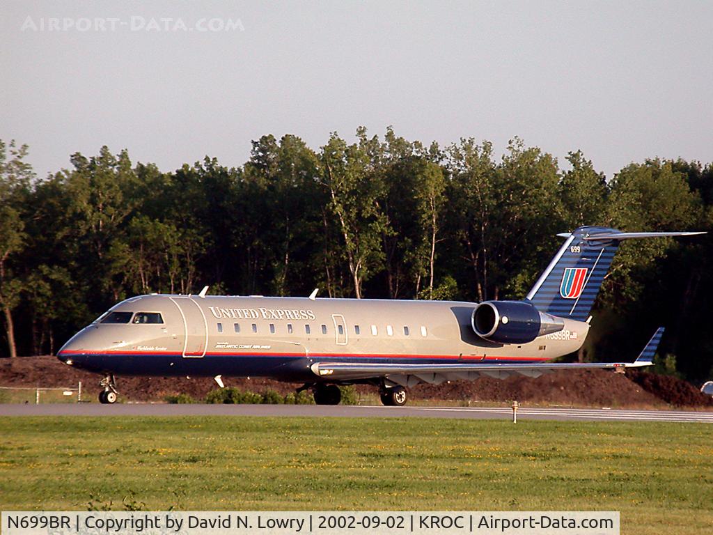 N699BR, 2003 Bombardier CRJ-200ER (CL-600-2B19) C/N 7801, N699BR while it was operated by Atlantic Coast Airlines. Departing KROC