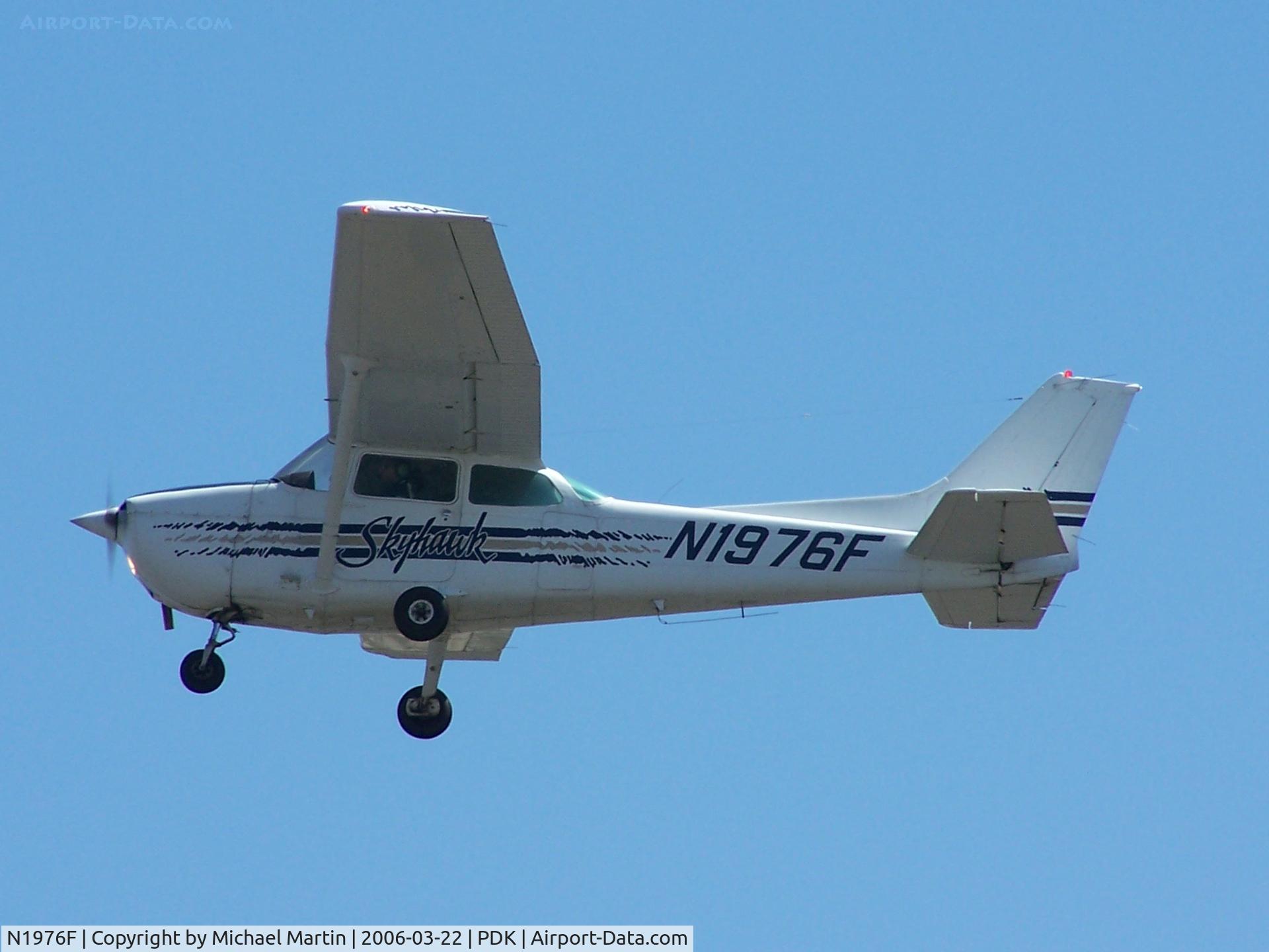 N1976F, 1979 Cessna 172N C/N 17273064, Student Pilot In Flight