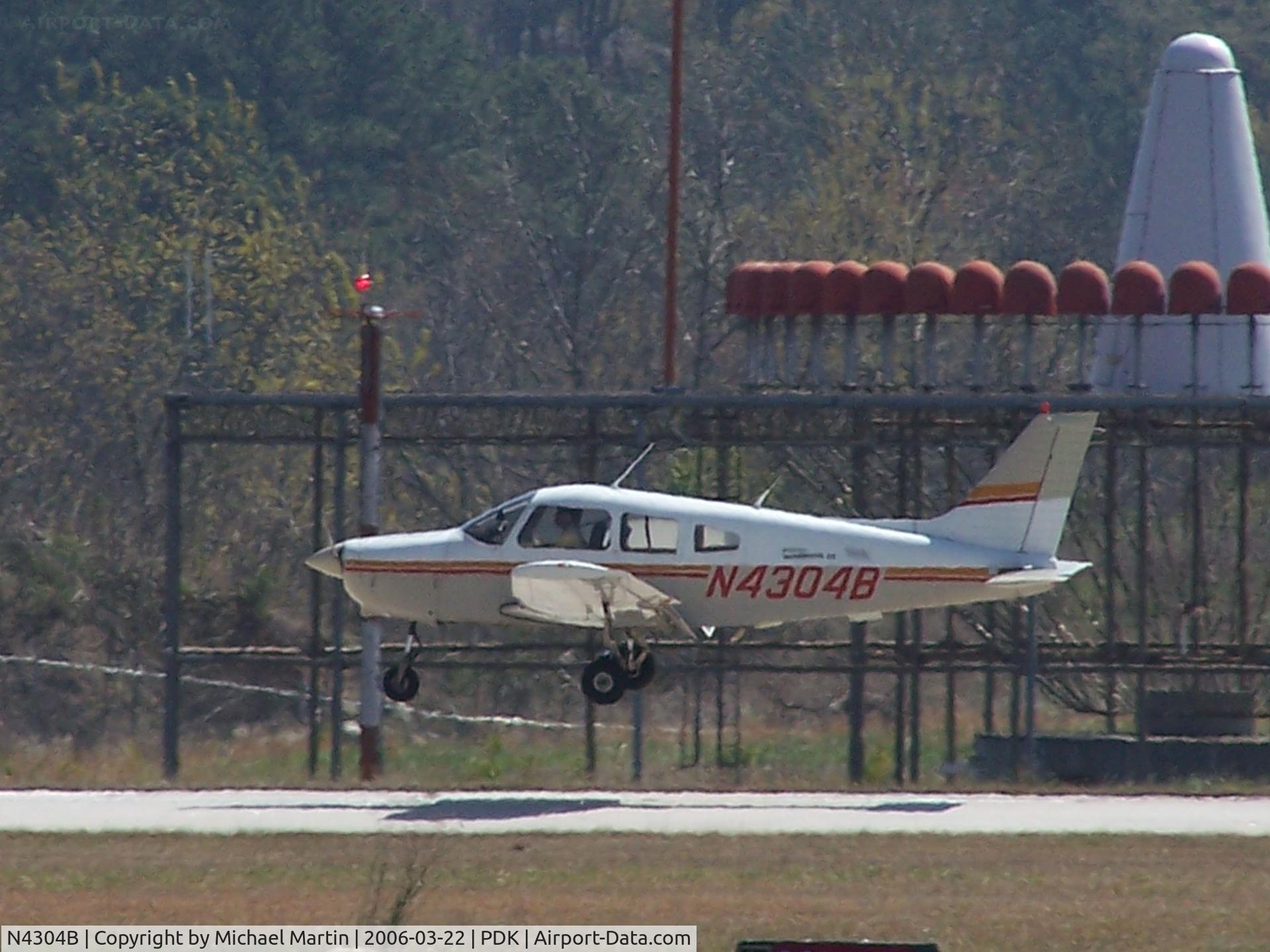 N4304B, 1983 Piper PA-28-161 C/N 28-8316069, Long, Long Landing on 2R