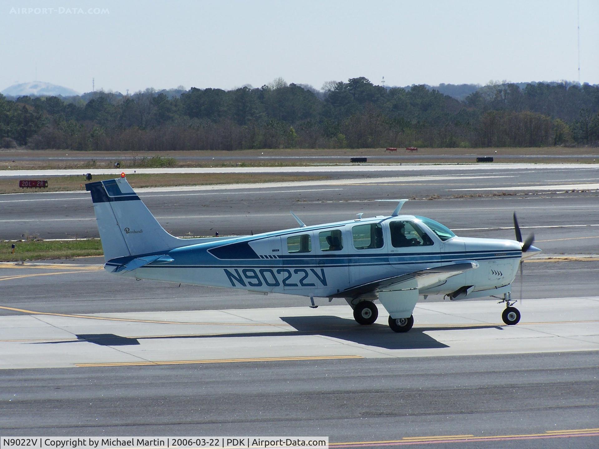 N9022V, 1971 Beech A36 Bonanza 36 C/N E-276, Taxing to Runway 2R