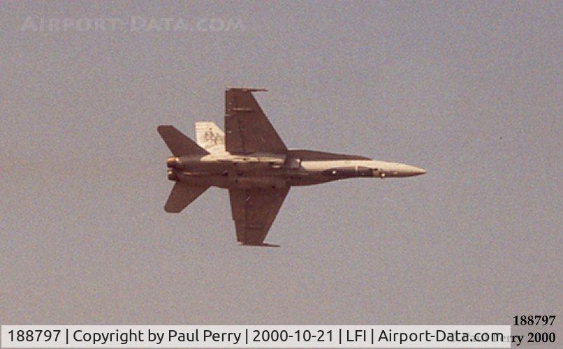 188797, 1987 McDonnell Douglas CF-188A Hornet C/N 0661/A540, Royal Canadian Air Force putting on a good show