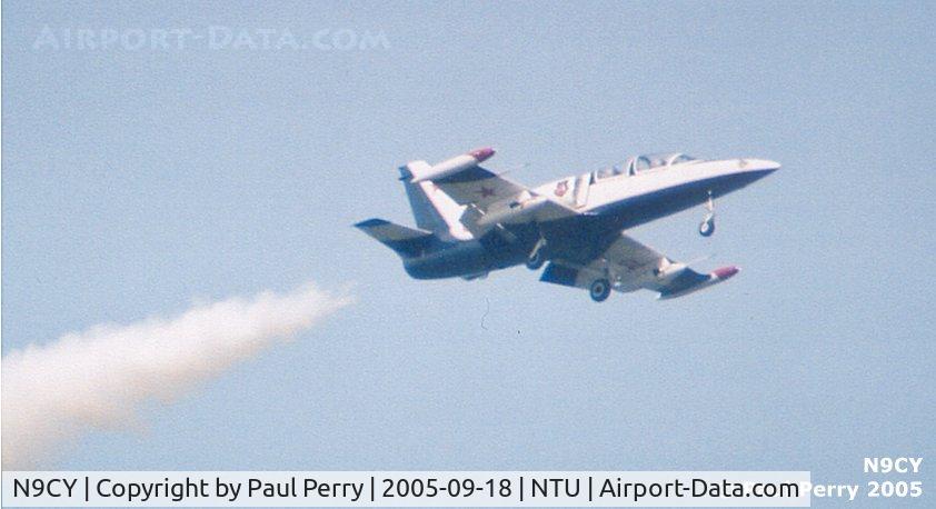 N9CY, 1983 Aero L-39 Albatros C/N 332744, Smoke on, and showing off her underwing pods