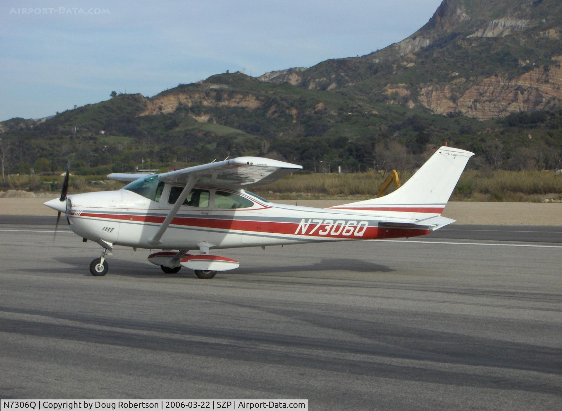 N7306Q, 1971 Cessna 182P Skylane C/N 18260946, 1971 Cessna 182P SKYLANE, Continental O-470 230 Hp, taxi