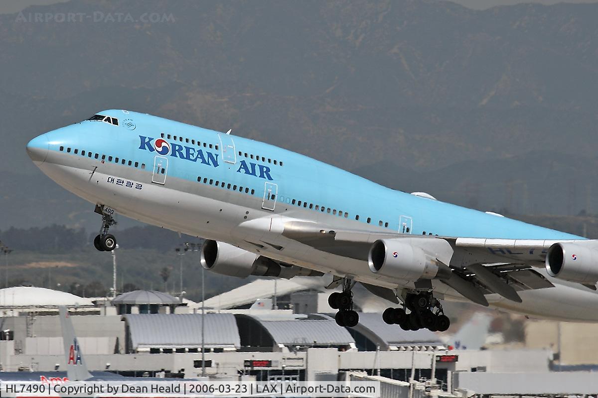 HL7490, 1994 Boeing 747-4B5 C/N 27177, Close-up of Korean Air HL7490 (747-4B5) -FLT KAL18 - departing LAX RWY 25R enroute to Seoul, Korea (Incheon International Airport - RKSI).