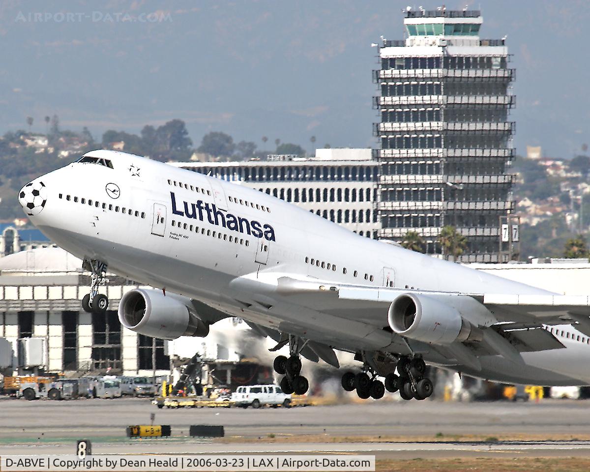 D-ABVE, 1990 Boeing 747-430 C/N 24741, Close-up of Lufthansa D-ABVE (FLT DLH457) lifting off from LAX RWY 25R enroute to Frankfurt Main (EDDF) - Frankfurt, Germany.