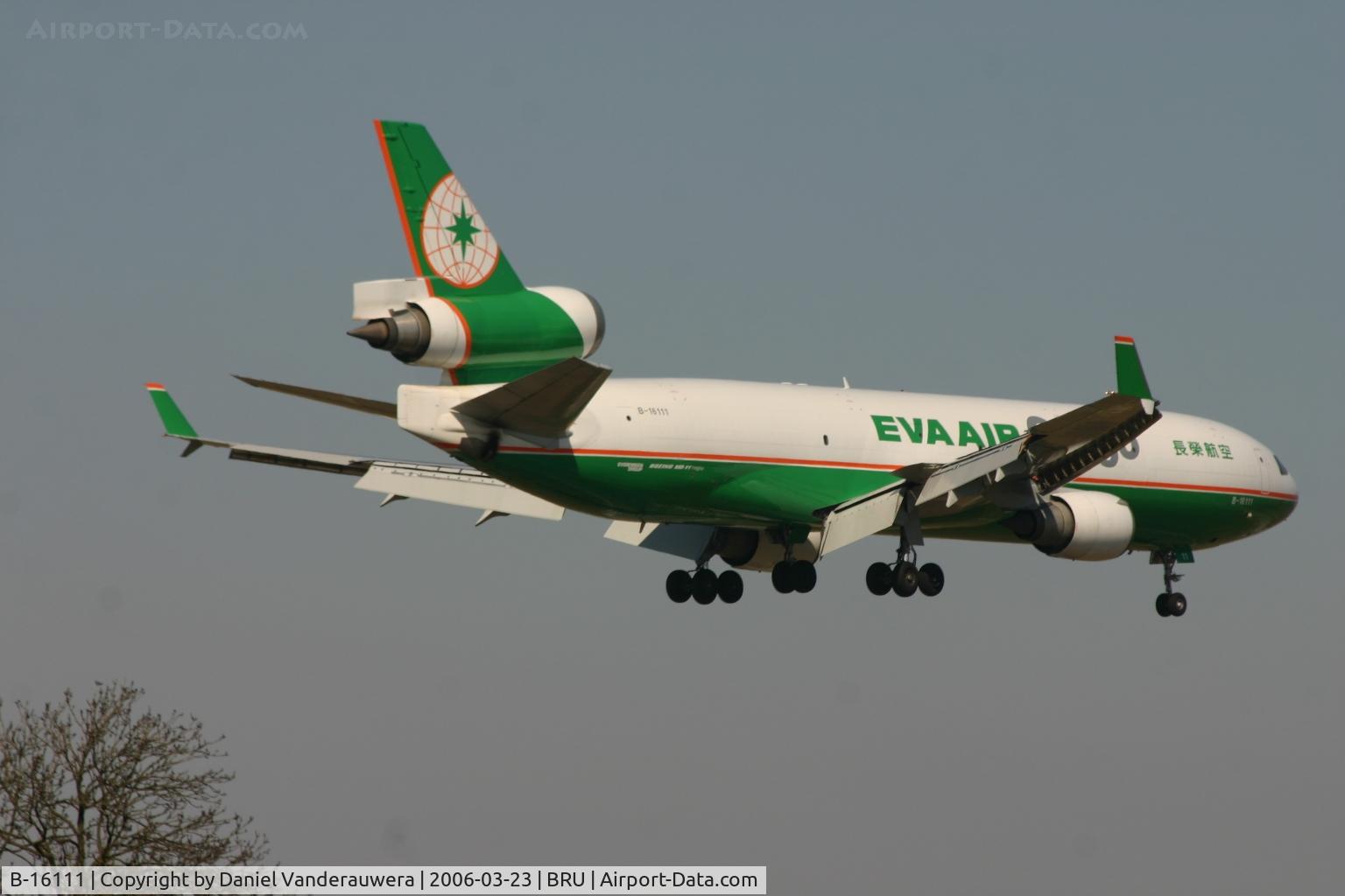 B-16111, 1998 McDonnell Douglas MD-11F C/N 48787, short to land on rnw 02