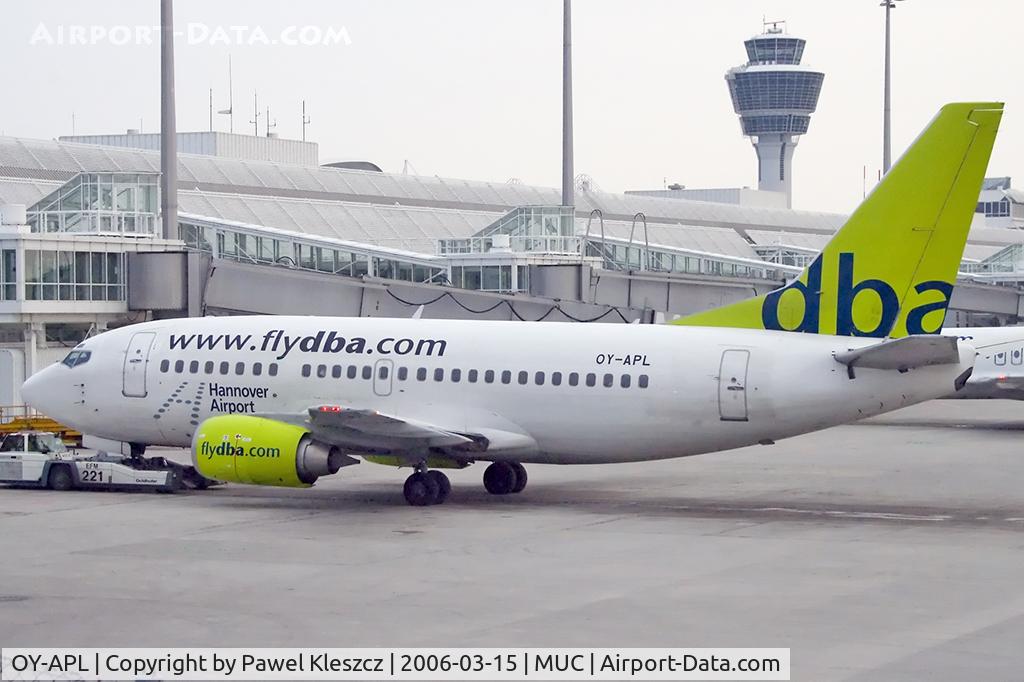 OY-APL, 1998 Boeing 737-5L9 C/N 28996, push-up