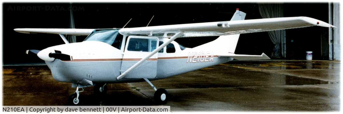 N210EA, 1962 Cessna 210B C/N 21057973, Best of Class 