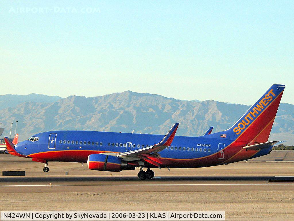 N424WN, 2002 Boeing 737-7H4 C/N 29828, Southwest Airlines / Boeing 737-7H4