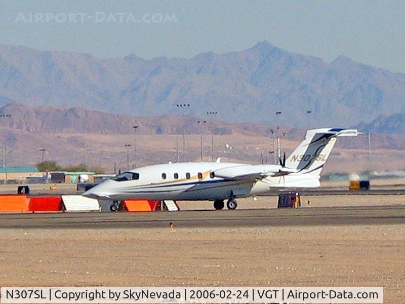 N307SL, 2004 Piaggio P-180 Avanti C/N 1091, Avantair Inc. / Piaggio P180 / Doug helped me ID this plane. This view looks like N907SL which does not exist. Look @ 2nd view...