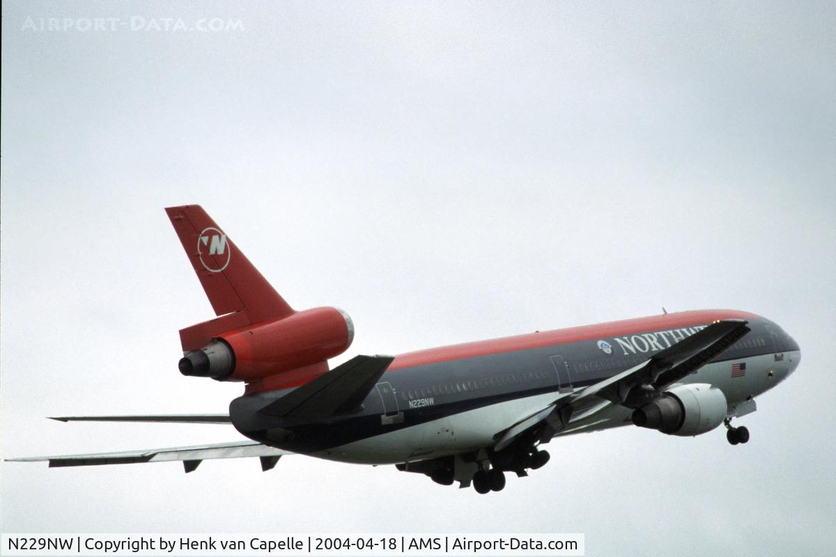 N229NW, 1972 Douglas DC-10-30 C/N 46551, Northwest DC-10-30 retracting gear after take-off from Schiphol airport.