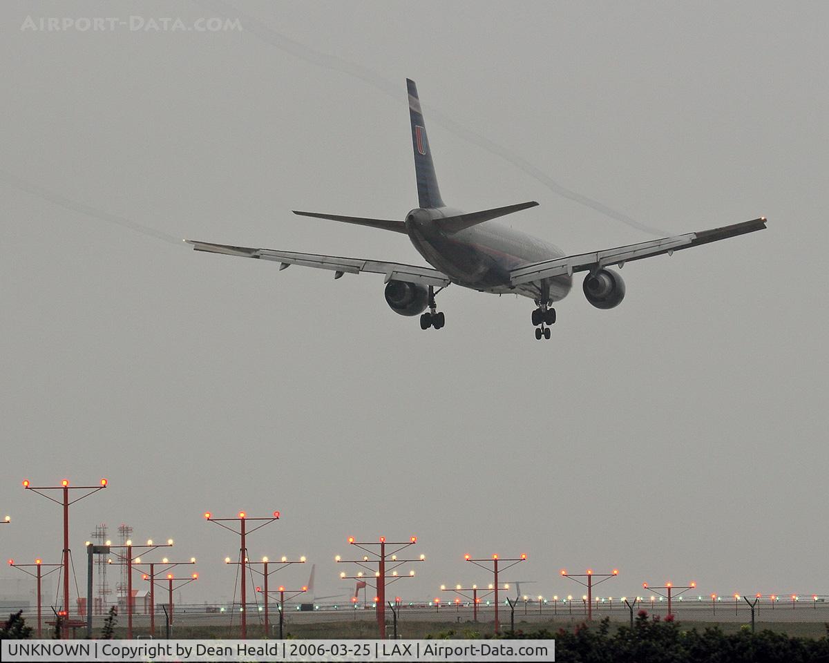 UNKNOWN, , United Airlines (Boeing 757-200) - FLT UAL 1151 arriving LAX RWY 24R early on a Saturday morning from San Francisco (KSFO).