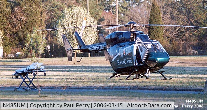 N485UM, Eurocopter-Kawasaki BK-117A-4 C/N 7129, Waiting for a patient transfer in Ahoskie, NC