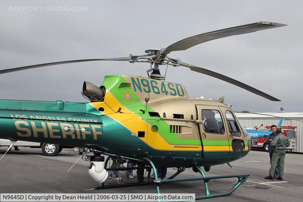 N964SD, Eurocopter AS-350B-2 Ecureuil Ecureuil C/N 3529, Los Angeles Coutny Sheriff's helicopter N964SD on display at Santa Monica Municipal Airport (KSMO).