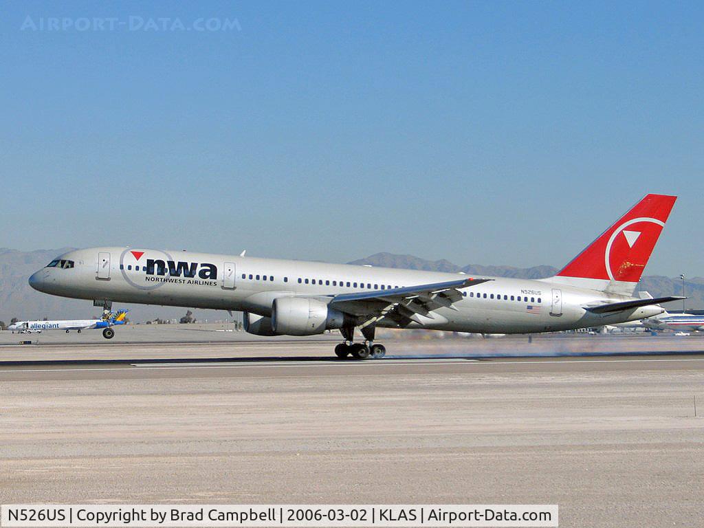 N526US, 1987 Boeing 757-251 C/N 23620, Northwest Airlines / Boeing 757-251 / This is the plane that aborted it's first landing. Now, everything is fine.