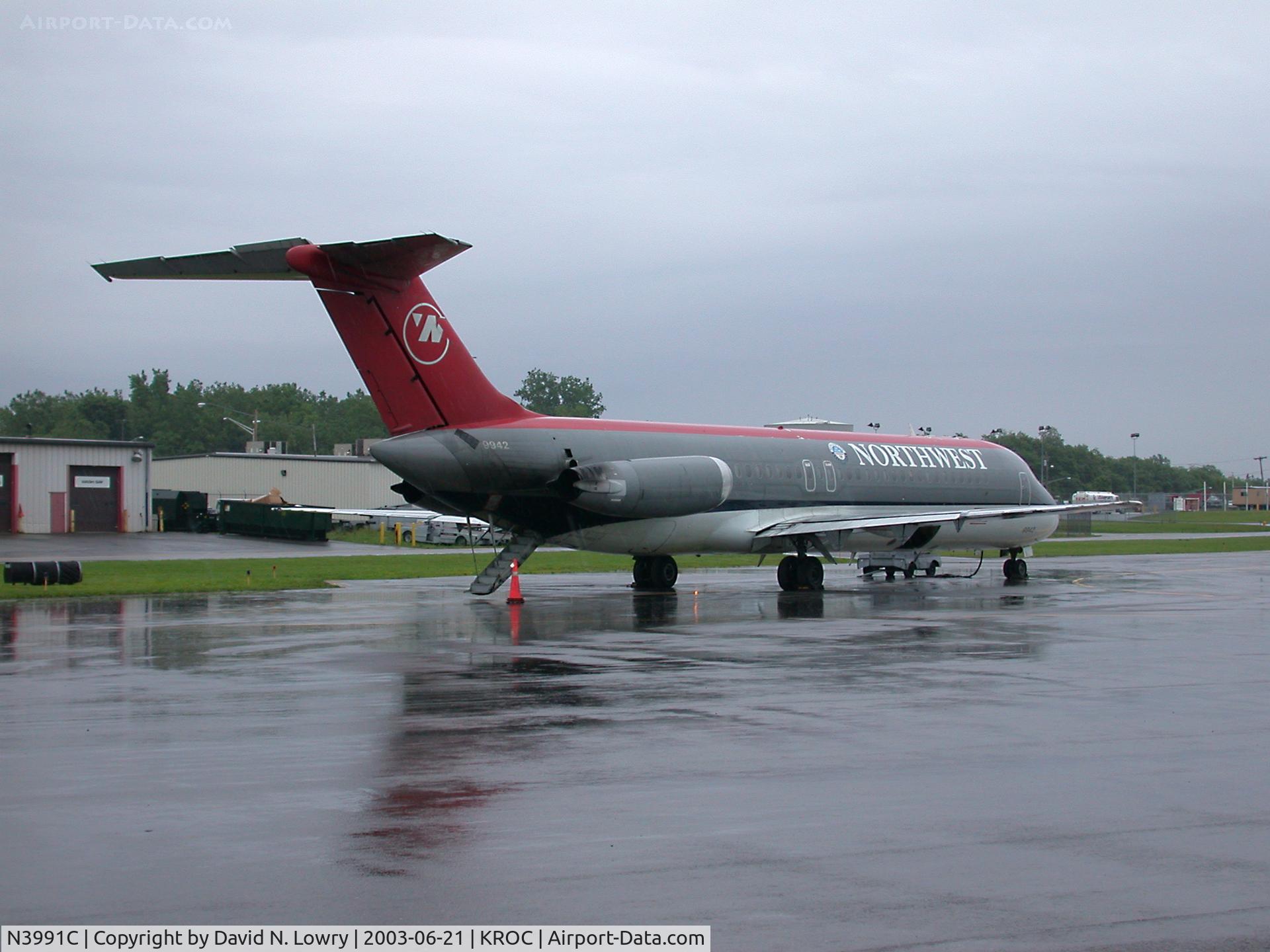 N3991C, 1968 Douglas DC-9-32 C/N 47175, N3991C at KROC.