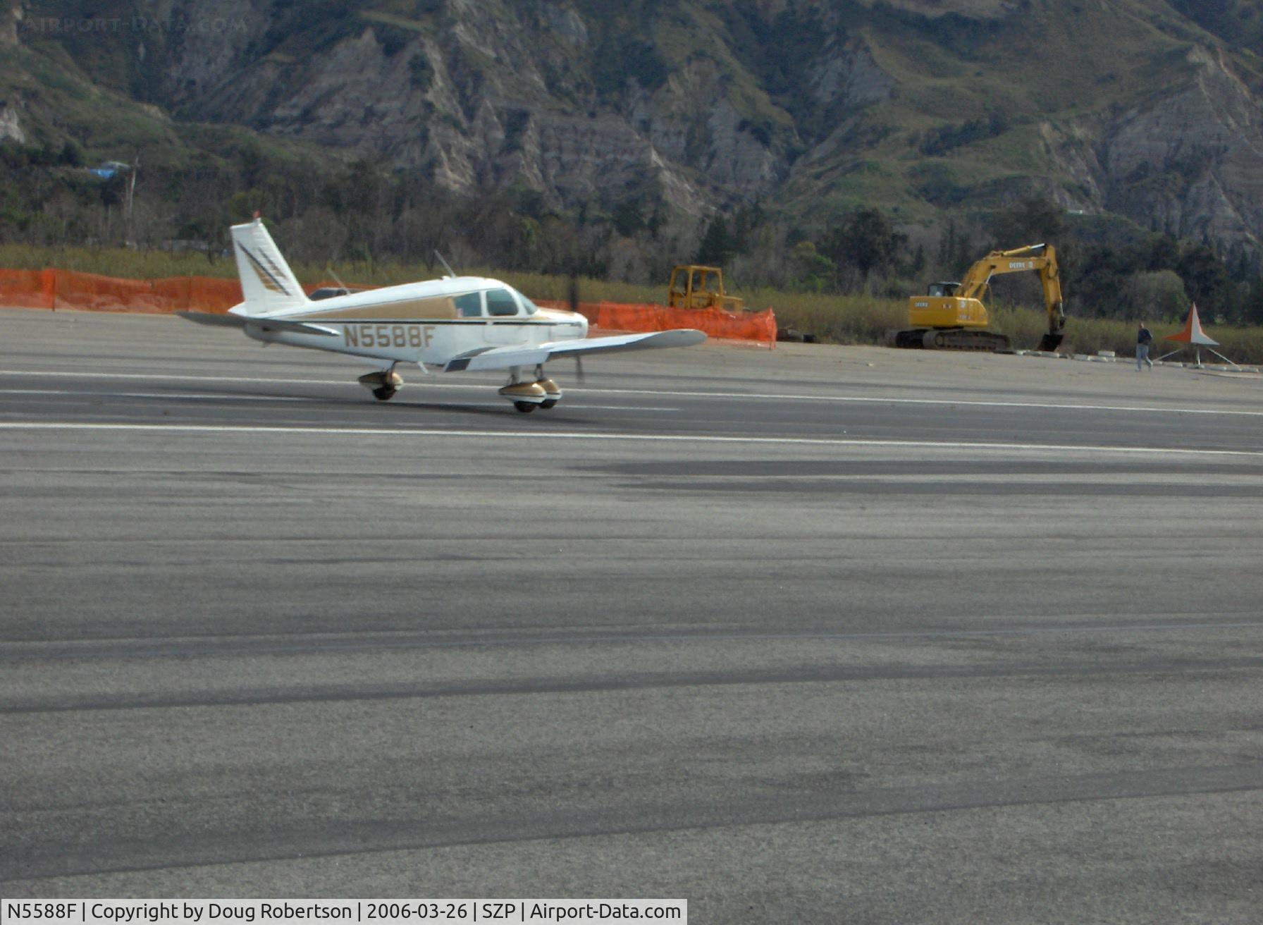 N5588F, 1968 Piper PA-28-140 Cherokee C/N 28-24921, 1968 Piper PA-28-140 CHEROKEE, Lycoming O-320-A2A 150 hp, landing roll