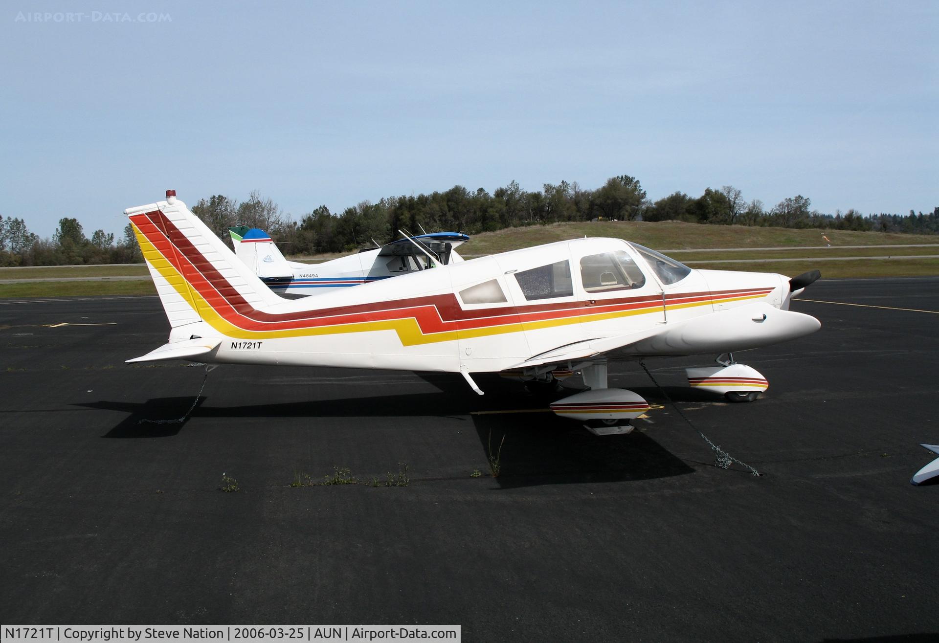 N1721T, 1970 Piper PA-28-140 C/N 28-7125034, 1970 Piper PA-28-140 at Auburn Municipal Airport, CA