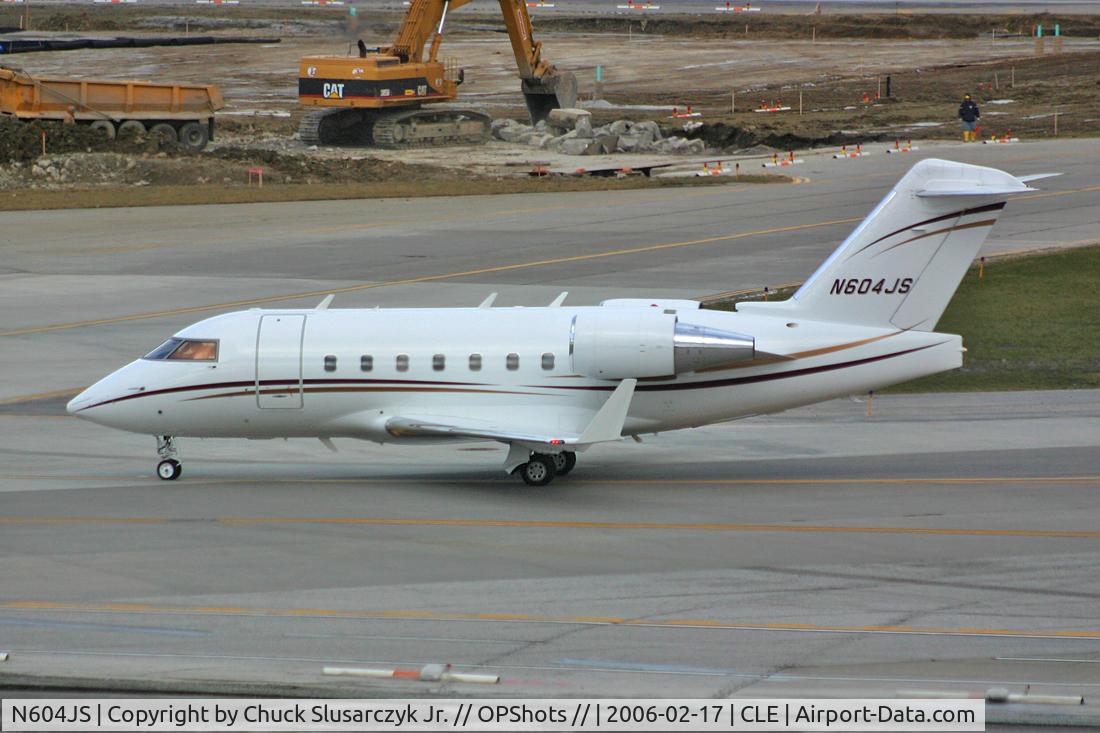 N604JS, 1996 Canadair Challenger 604 (CL-600-2B16) C/N 5311, Taxiing in towards the Air Services ramp for a quick visit.