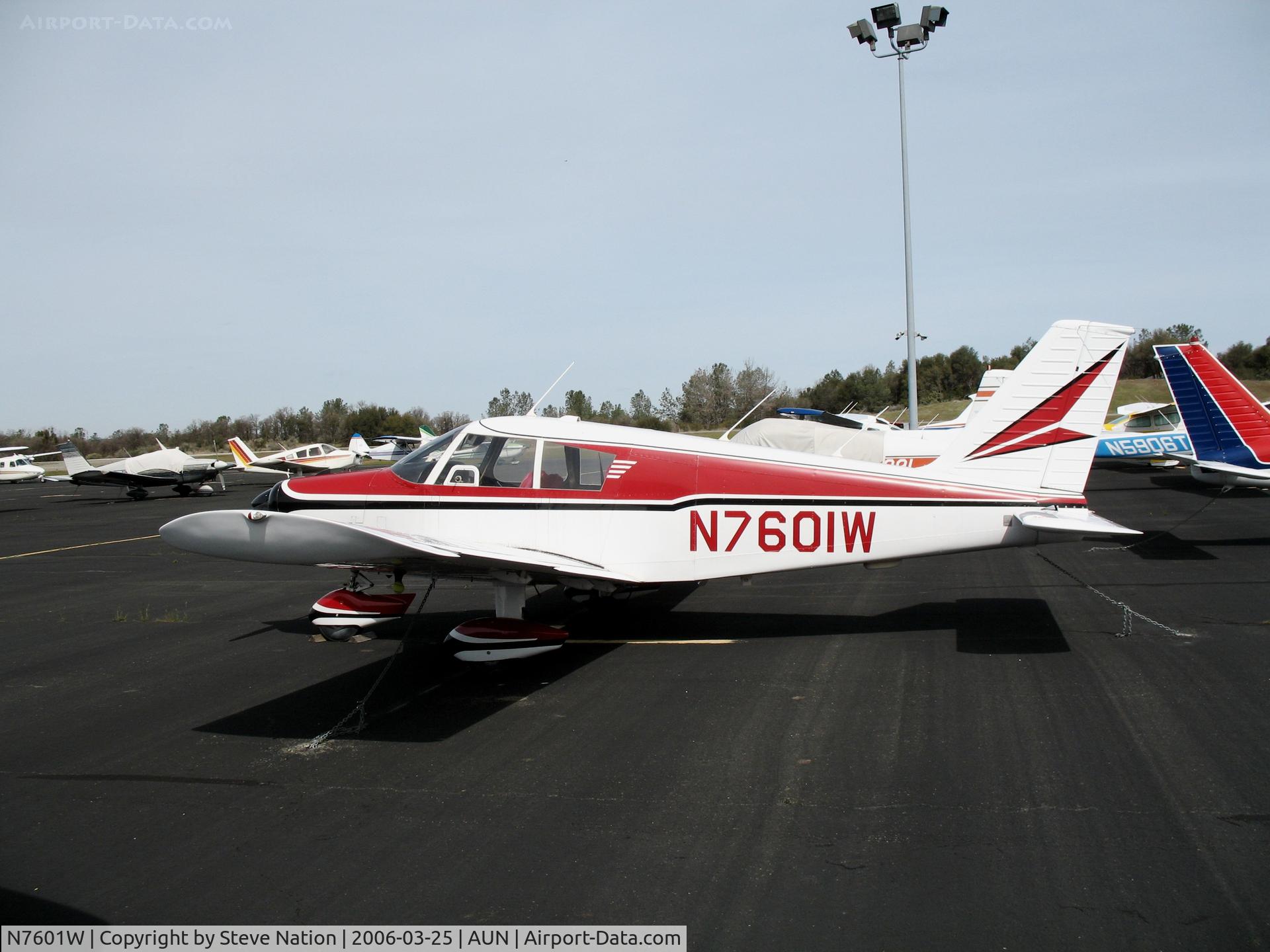 N7601W, 1964 Piper PA-28-180 C/N 28-1560, 1964 Piper PA-28-180 at Auburn Municipal Airport, CA