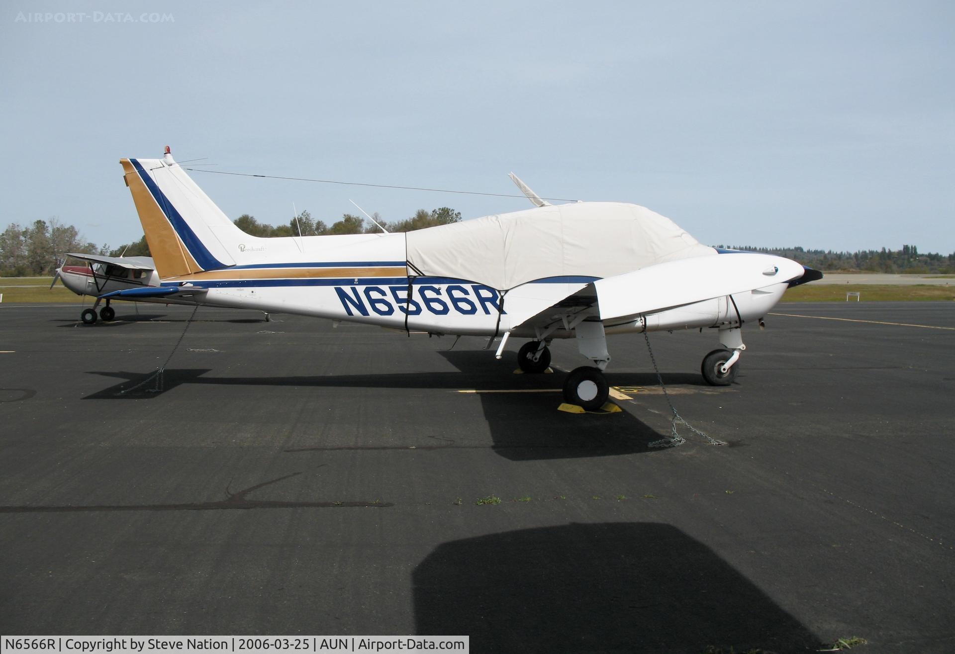 N6566R, 1974 Beech C23 Sundowner 180 C/N M-1593, 1974 Beech C23 at Auburn Municipal Airport, CA