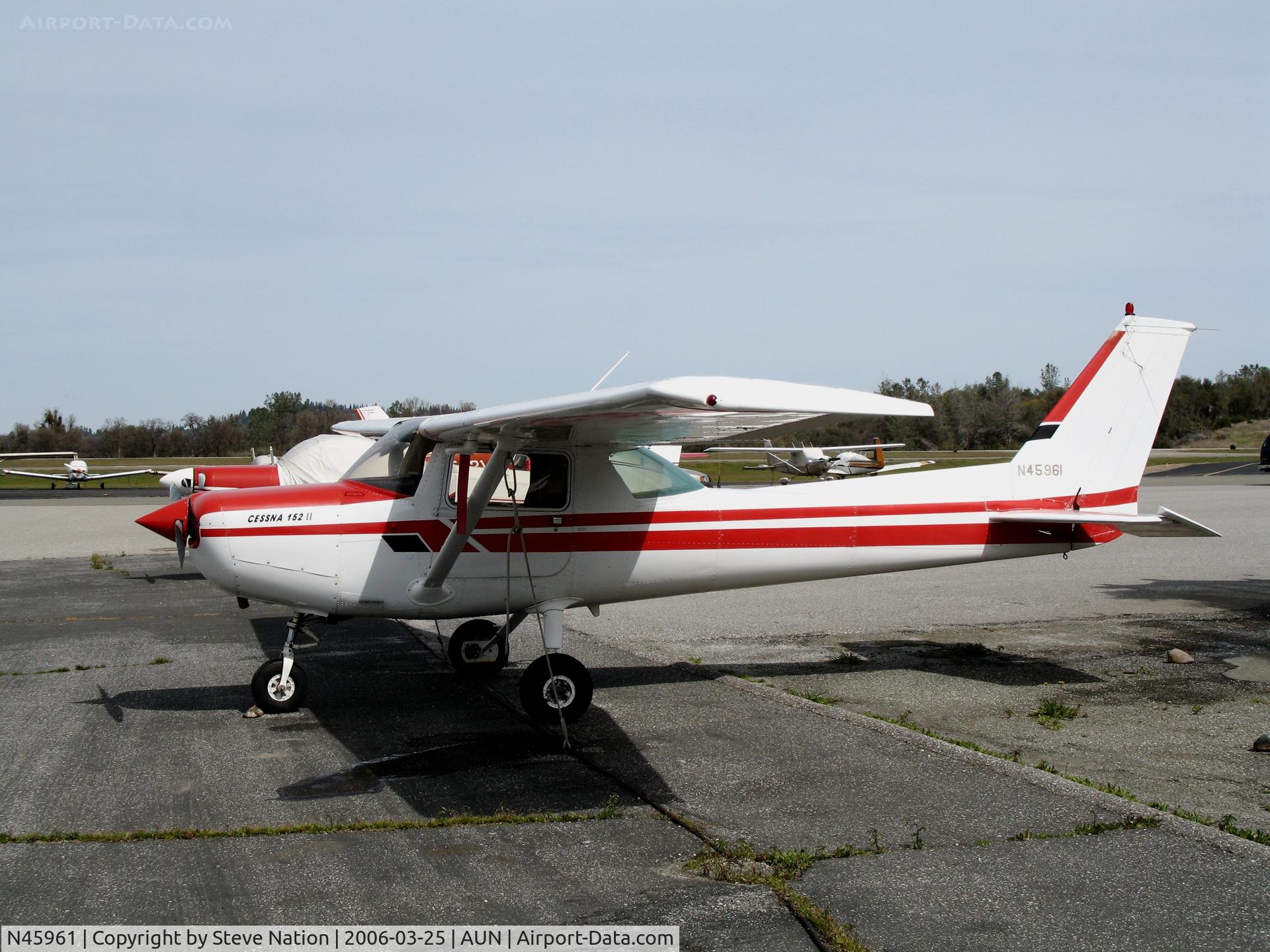 N45961, 1978 Cessna 152 C/N 15282961, Cessna 152 at Auburn Municipal Airport, CA