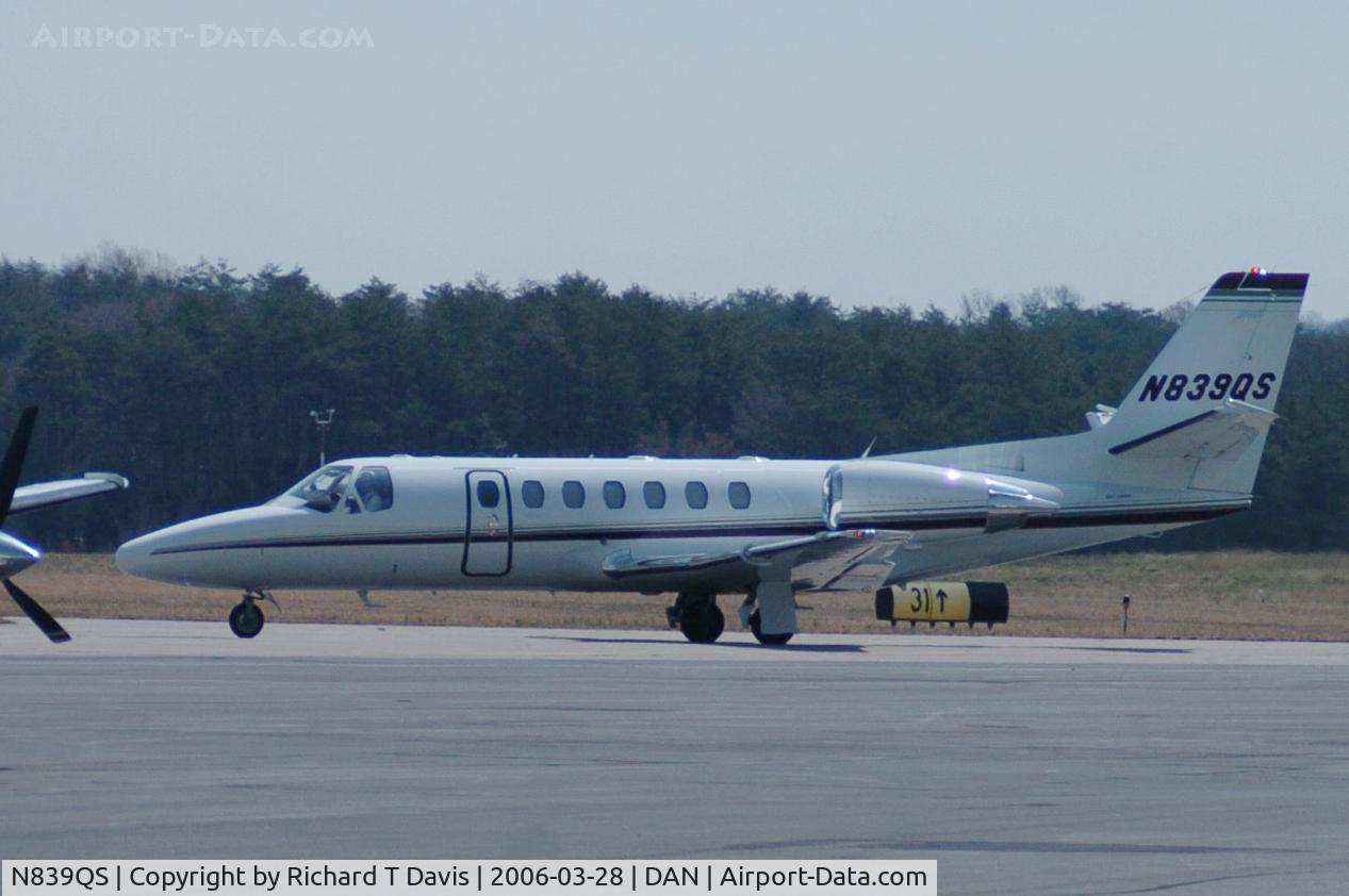 N839QS, 2005 Cessna 560 C/N 560-0690, Cessna 560 Turbojet on the taxiway at Danville Regional