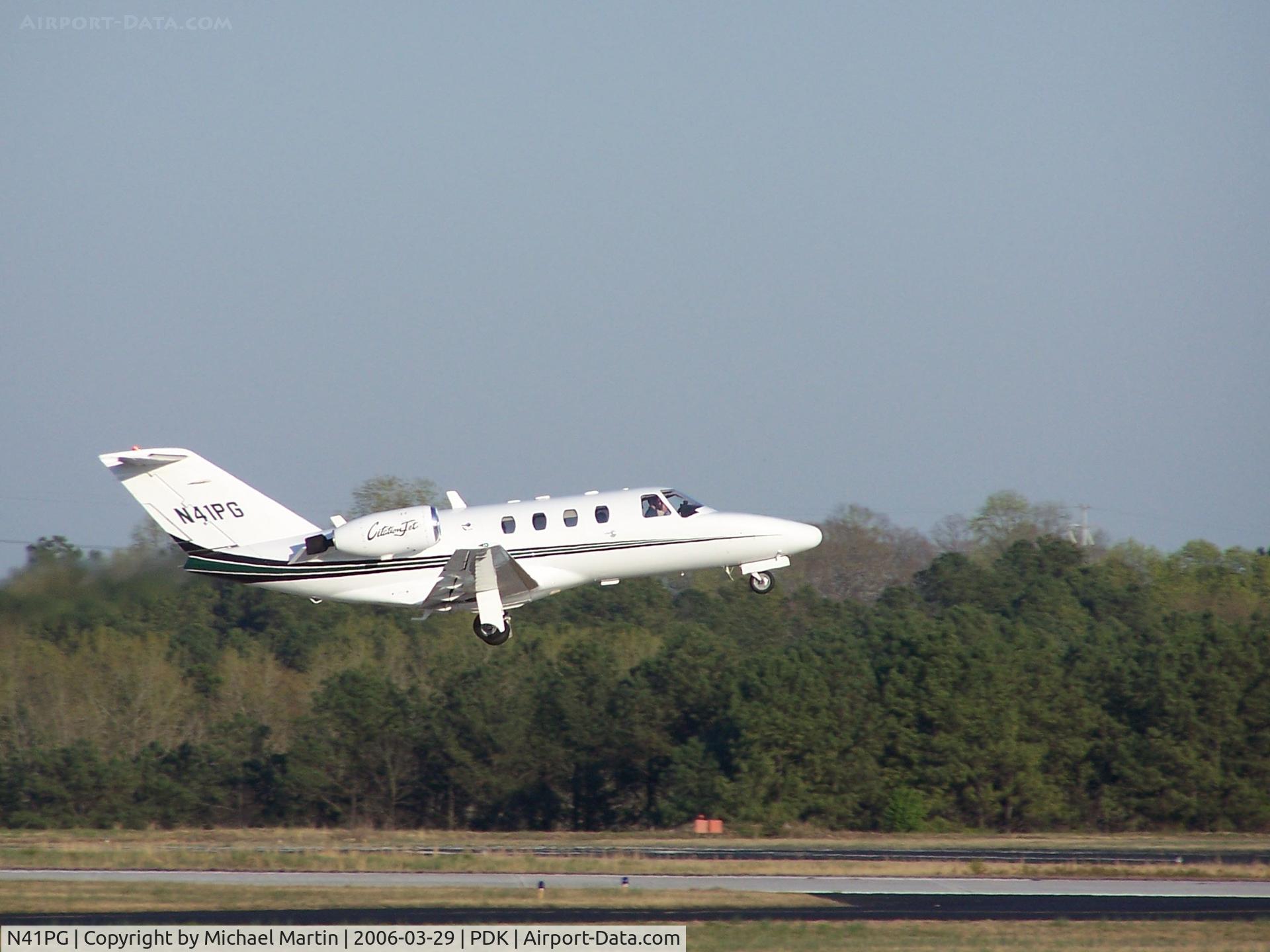 N41PG, 1997 Cessna 525 C/N 525-0175, Departing PDK on 20L