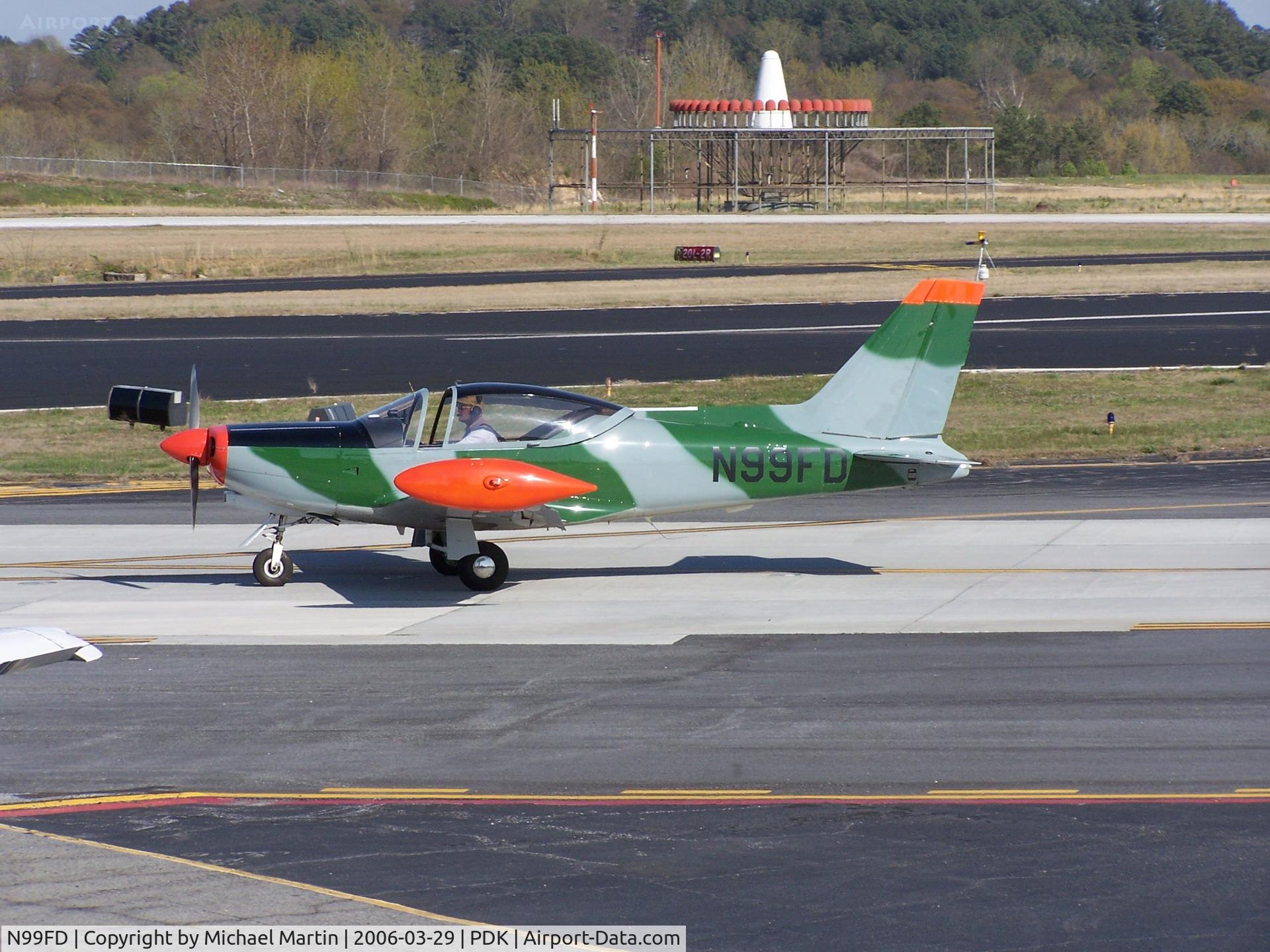 N99FD, 1991 SIAI-Marchetti SF-260D C/N 787, Taxing back from flight