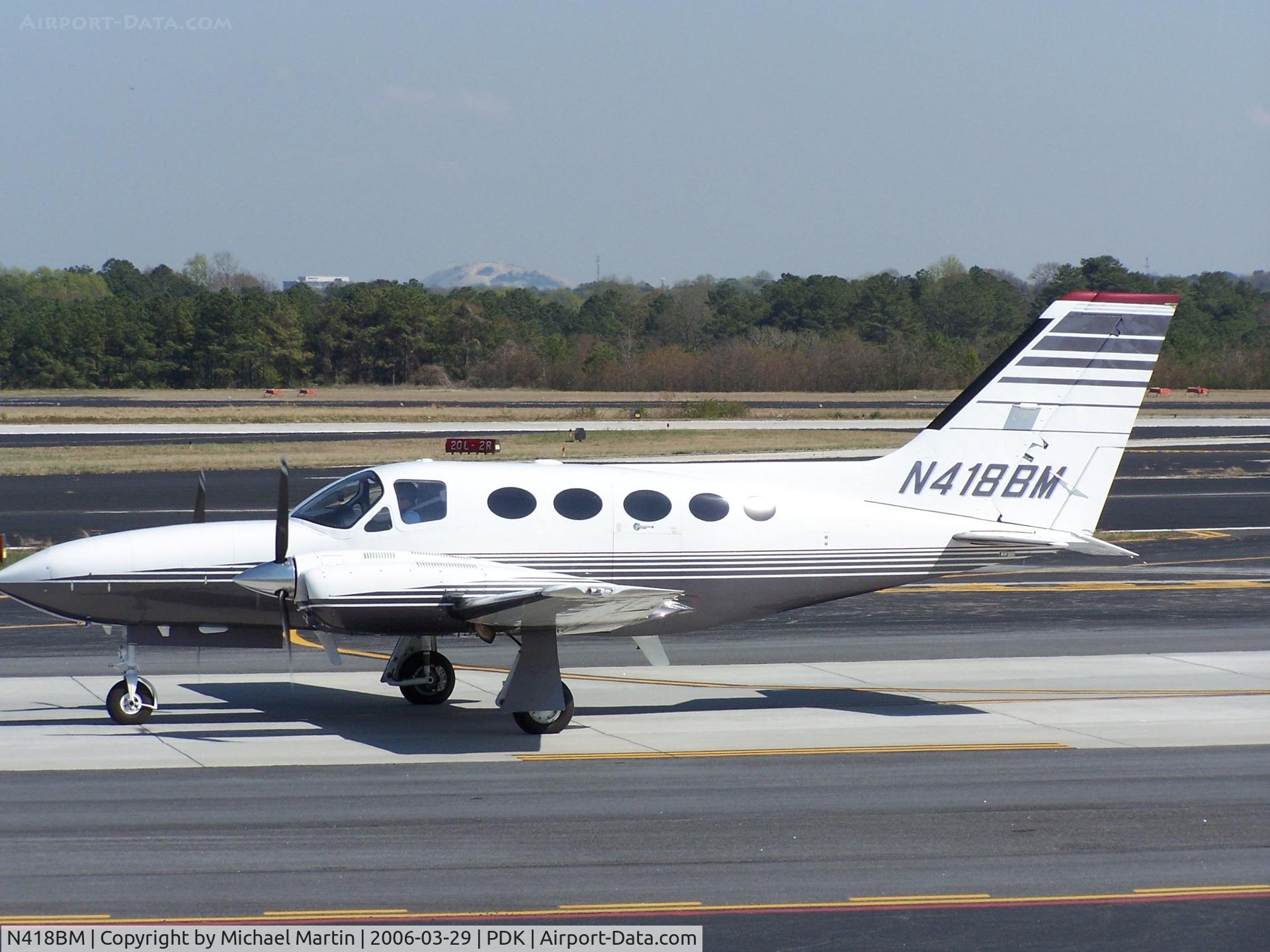 N418BM, 1982 Cessna 421C Golden Eagle C/N 421C1227, Taxing back from flight