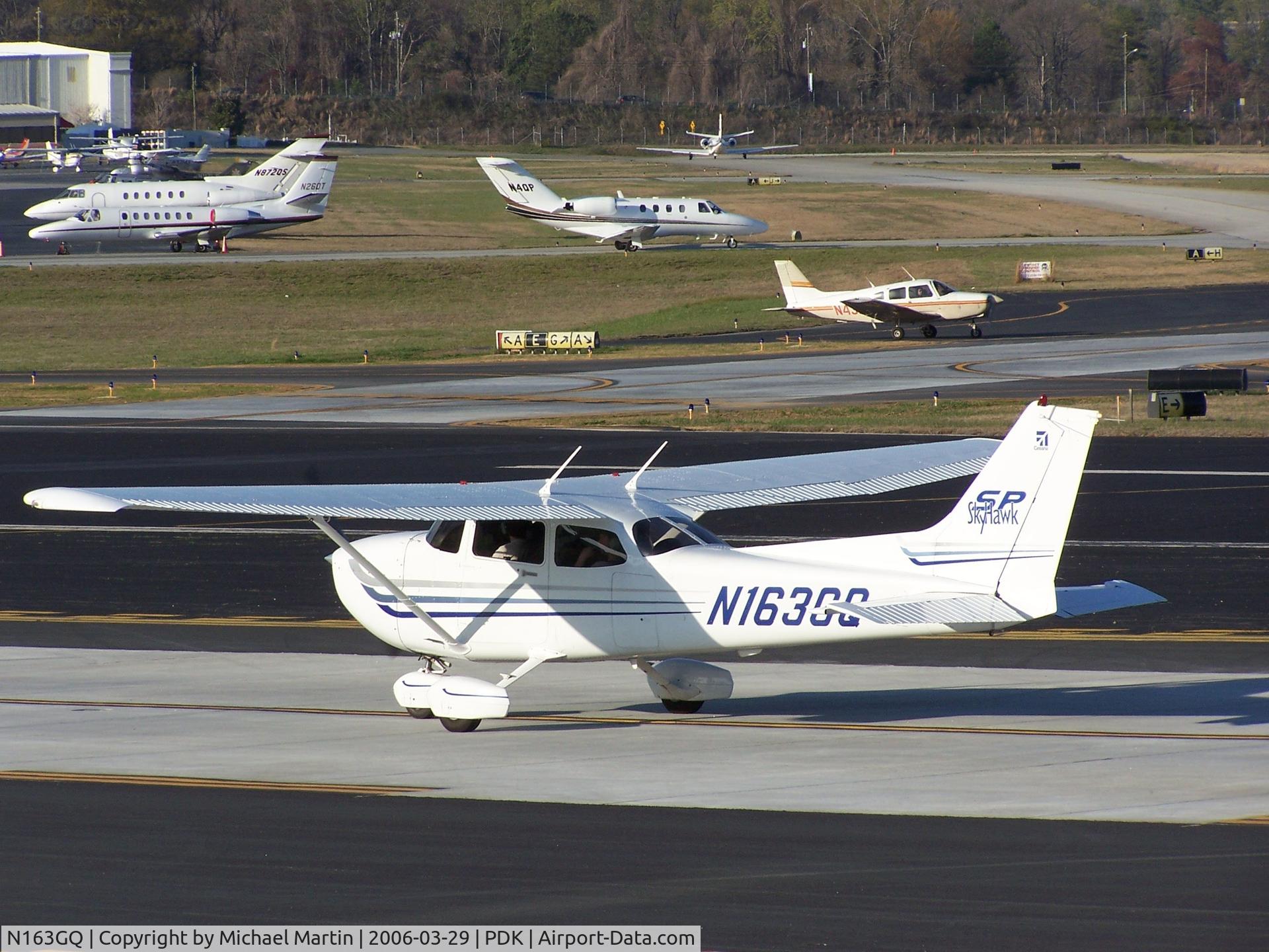 N163GQ, 2003 Cessna 172S C/N 172S9566, Taxing back from flight