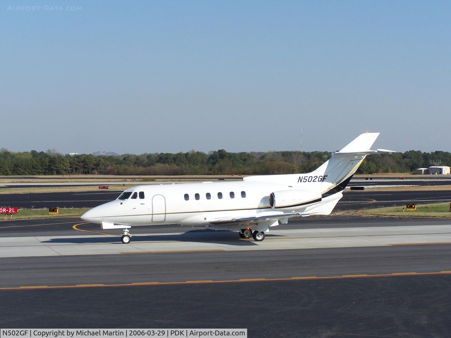 N502GF, 1985 British Aerospace HS.125-700A C/N 257210, Taxing back from flight - Waffle House Owner