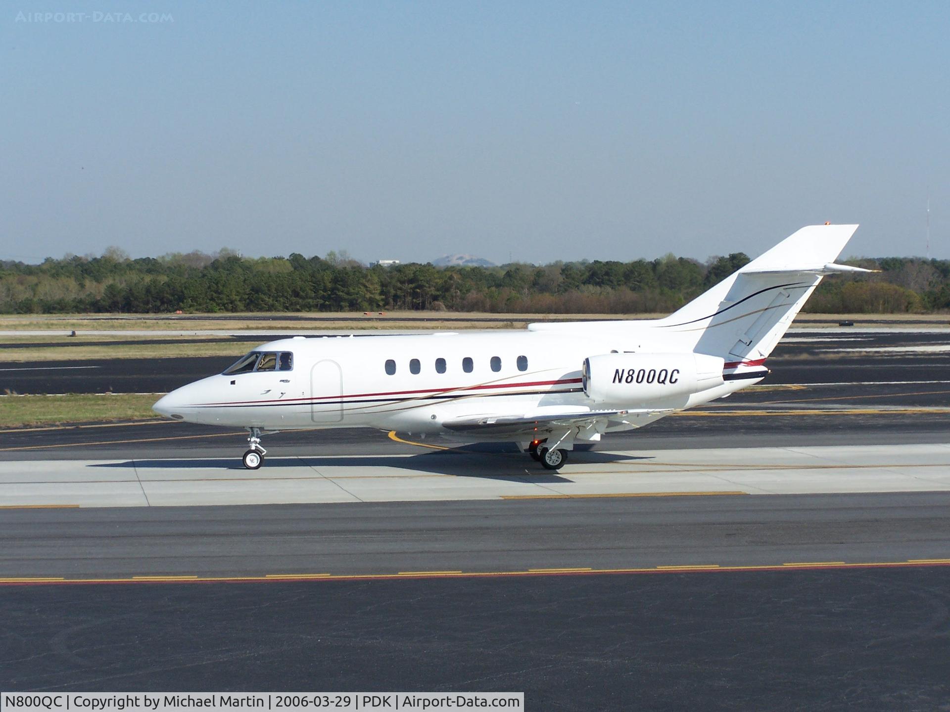 N800QC, British Aerospace BAe.125 Series 800A C/N 258174, Taxing to Runway 20L