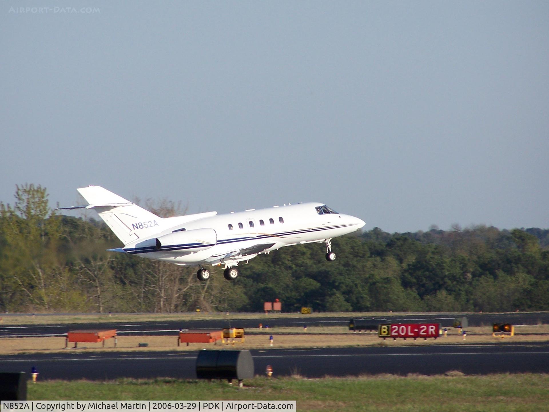 N852A, British Aerospace BAe.125 Series 800A C/N 258083, Departing PDK on 20L