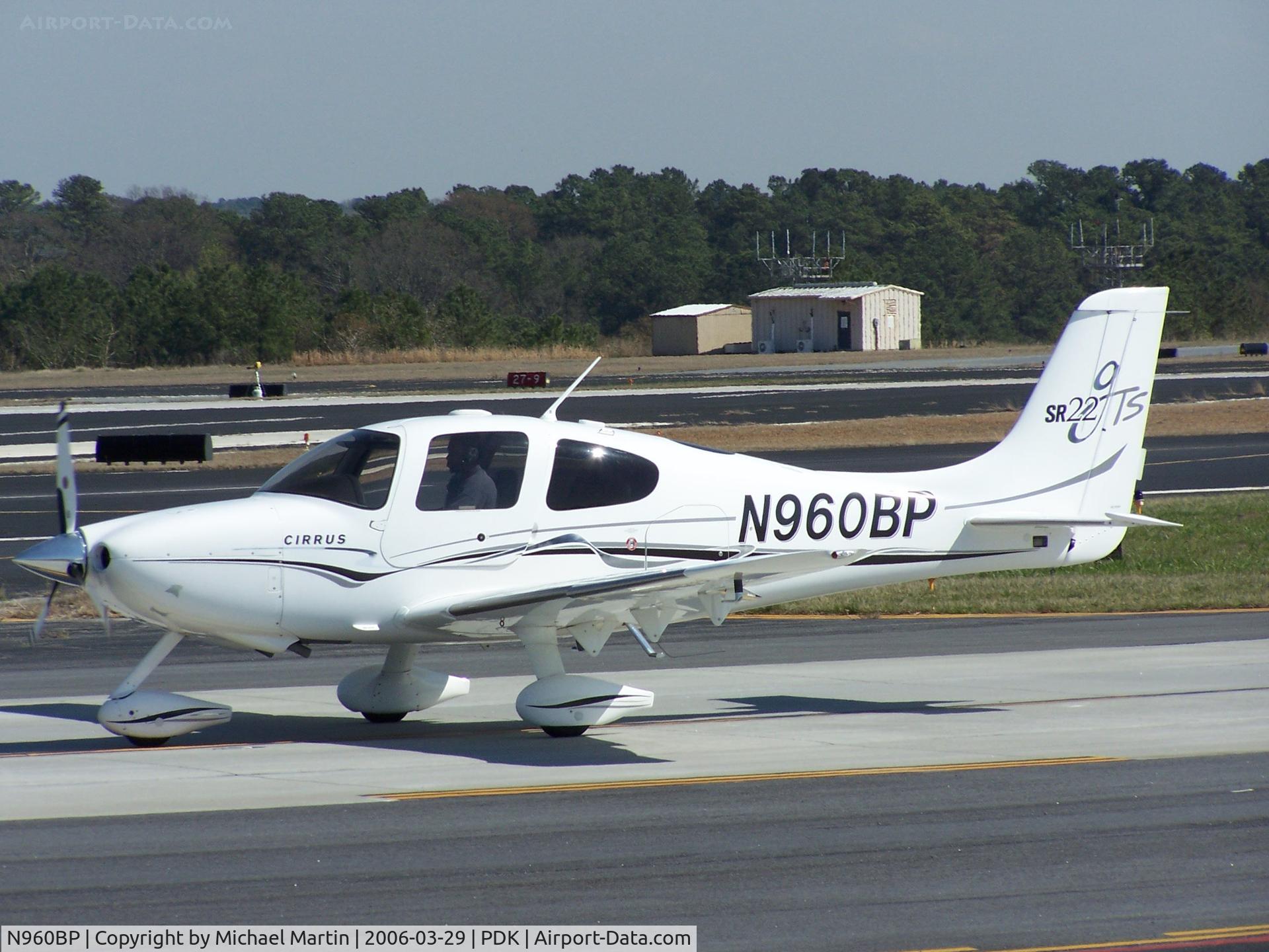 N960BP, 2004 Cirrus SR22 GTS C/N 1110, Taxing back from flight