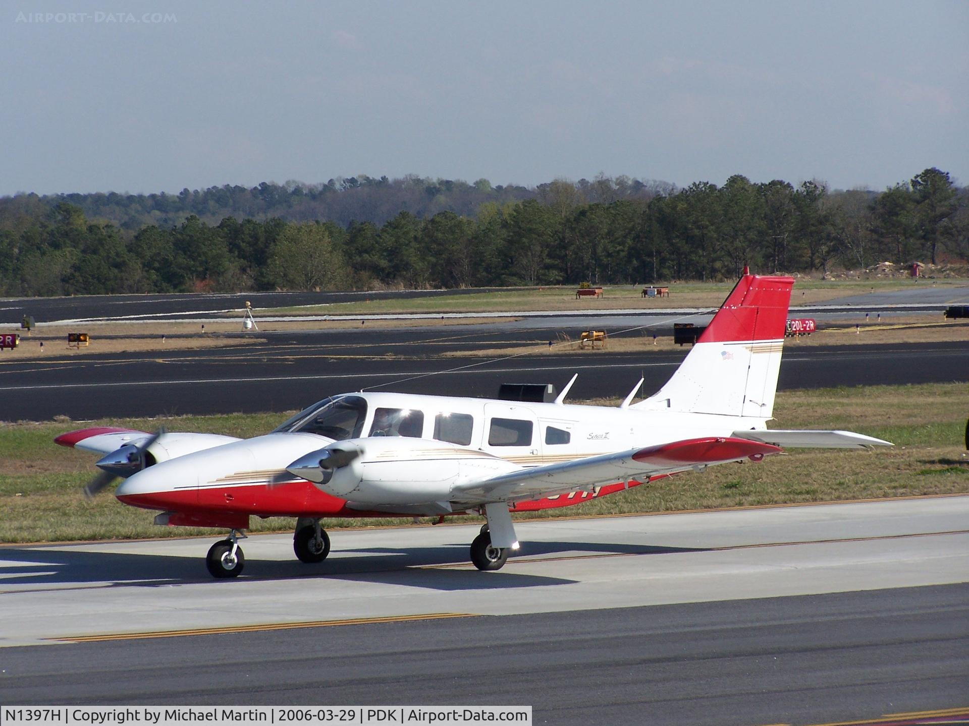 N1397H, Piper PA-34-200T C/N 34-7770124, Taxing to Epps Air Service
