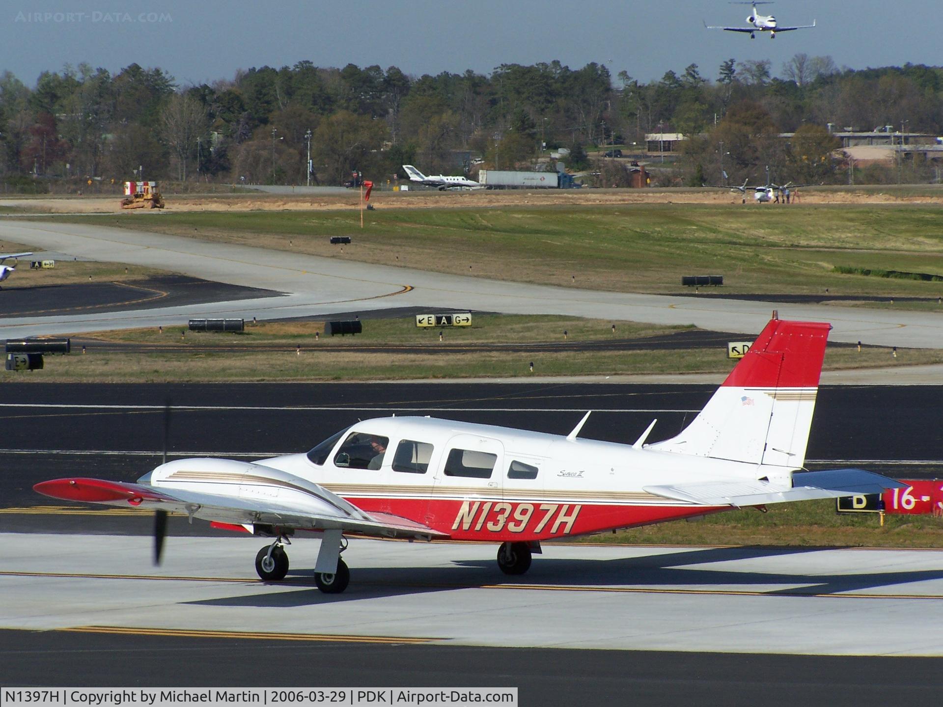 N1397H, Piper PA-34-200T C/N 34-7770124, Taxing to Epps Air Service