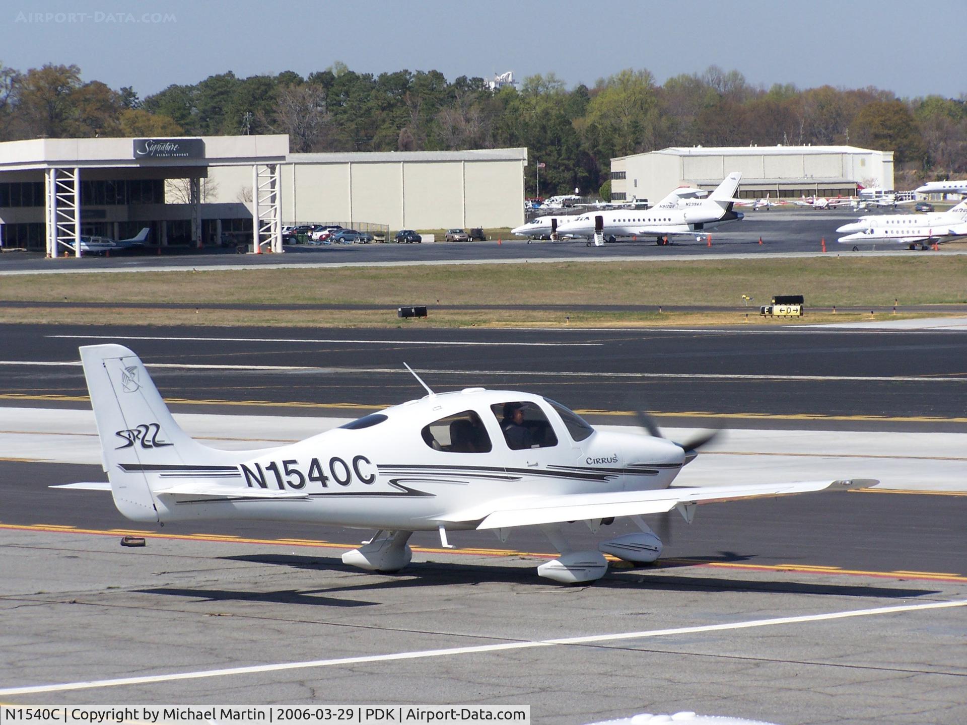 N1540C, 2005 Cirrus SR22 C/N 1518, Preparing to depart tie down