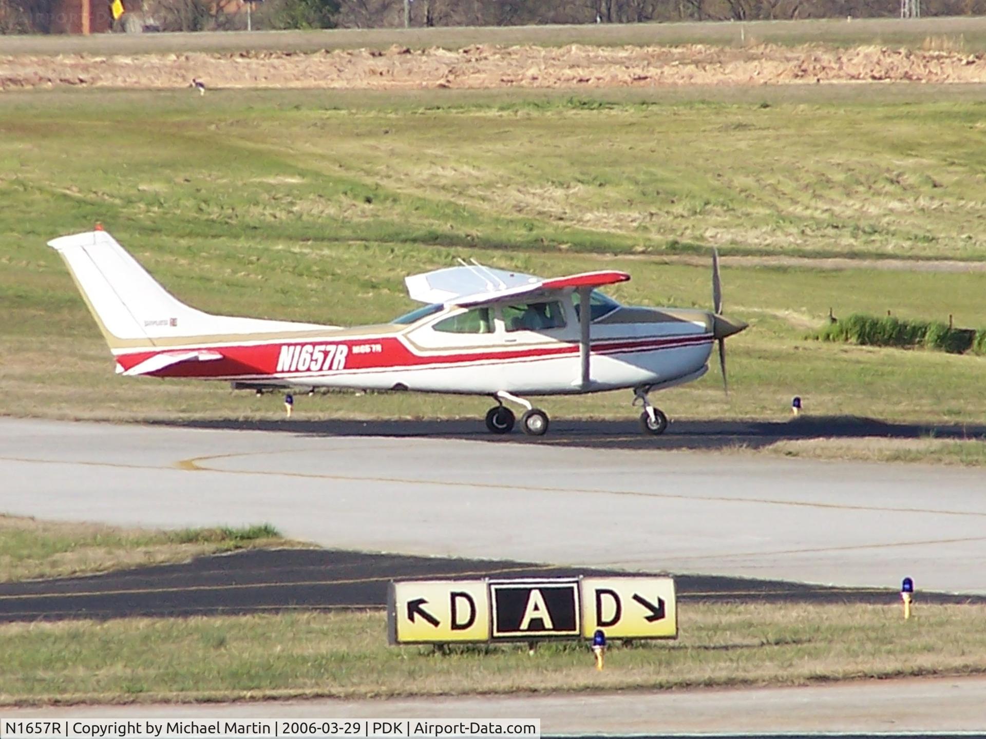 N1657R, 1978 Cessna R182 Skylane RG C/N R18200499, Preparing for take-off 20R