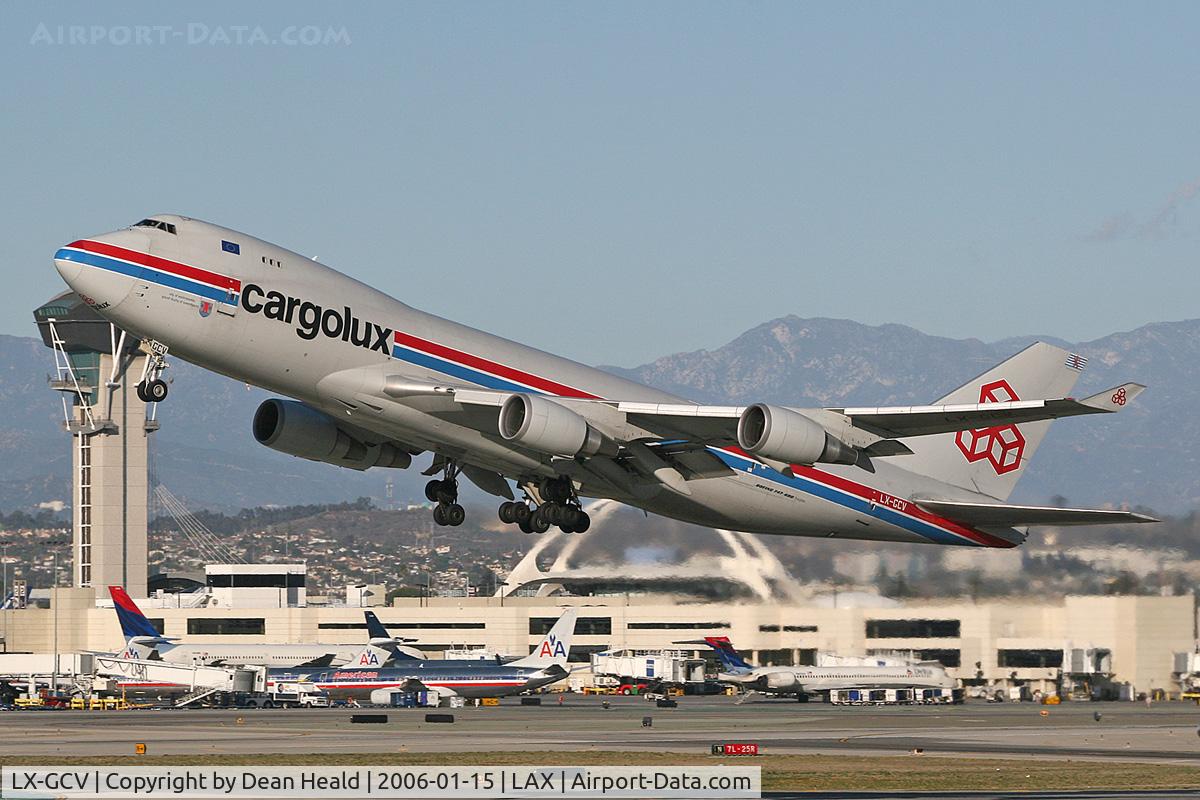 LX-GCV, 1993 Boeing 747-4R7F C/N 25867, Cargolux LX-GCV departing LAX RWY 25R on a clear January day.