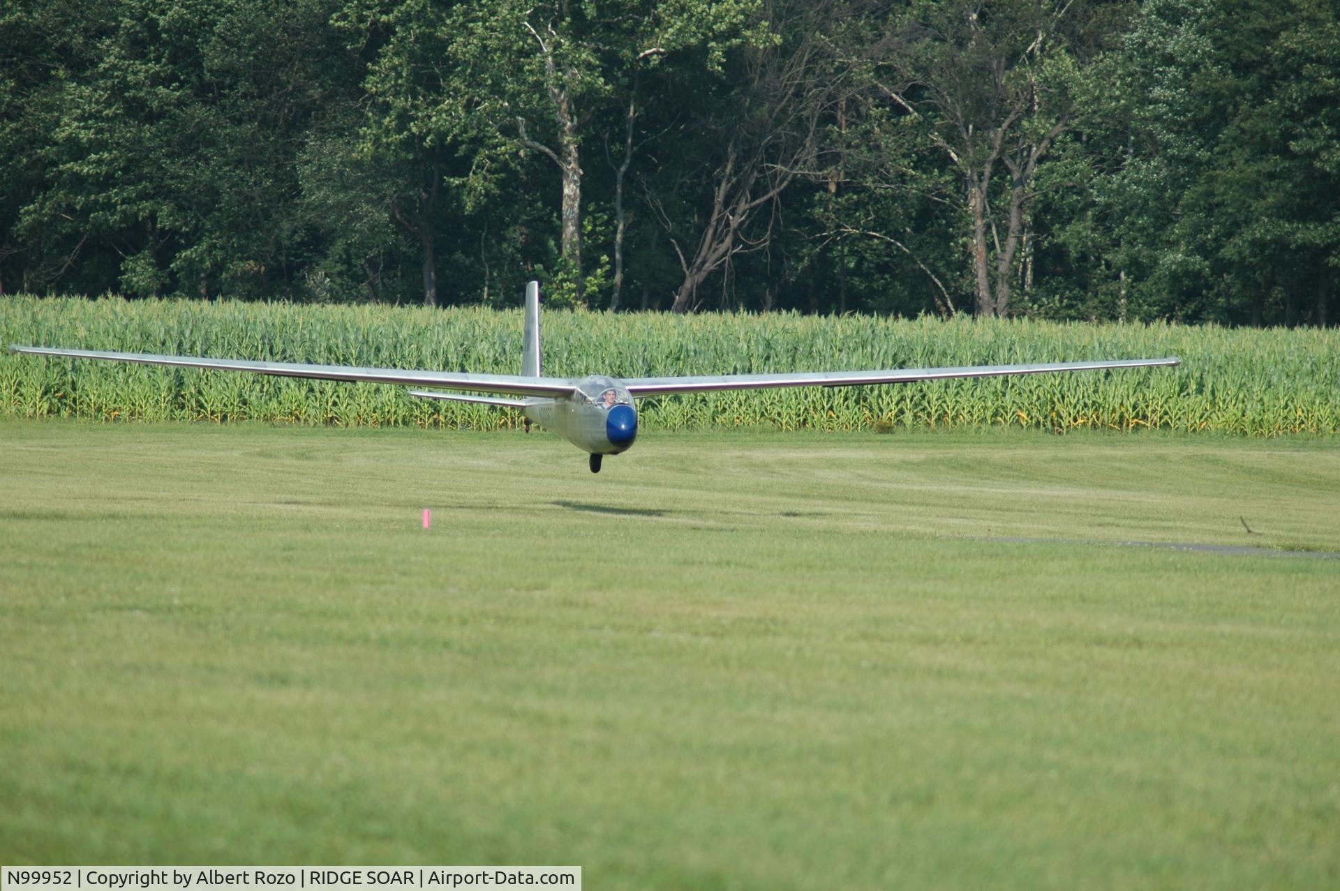 N99952, 1974 Let L-13 Blanik C/N 025903, N99952 Blanik L-13 on final