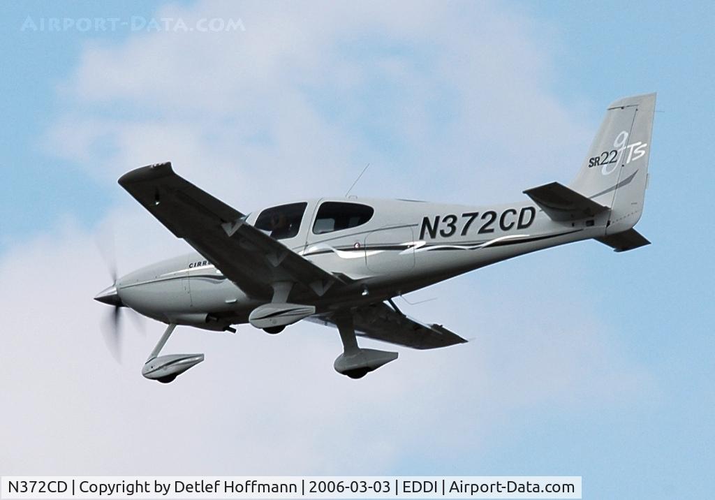 N372CD, 2005 Cirrus SR22 C/N 1460, Clear to land at Berlin- Tempelhof