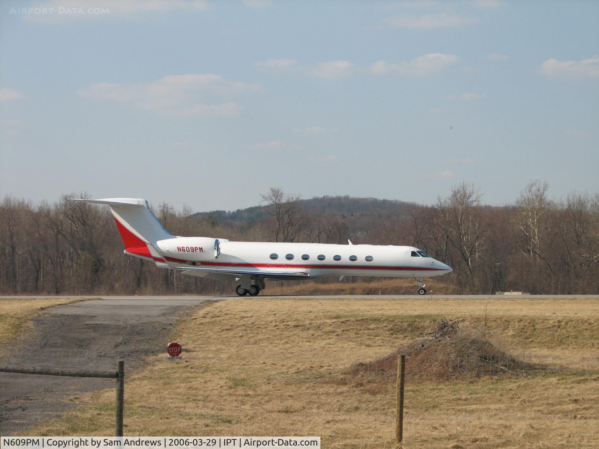 N609PM, 2005 Gulfstream Aerospace GV-SP (G550) C/N 5086, Oh!  Did I mention this was a downwind takeoff?